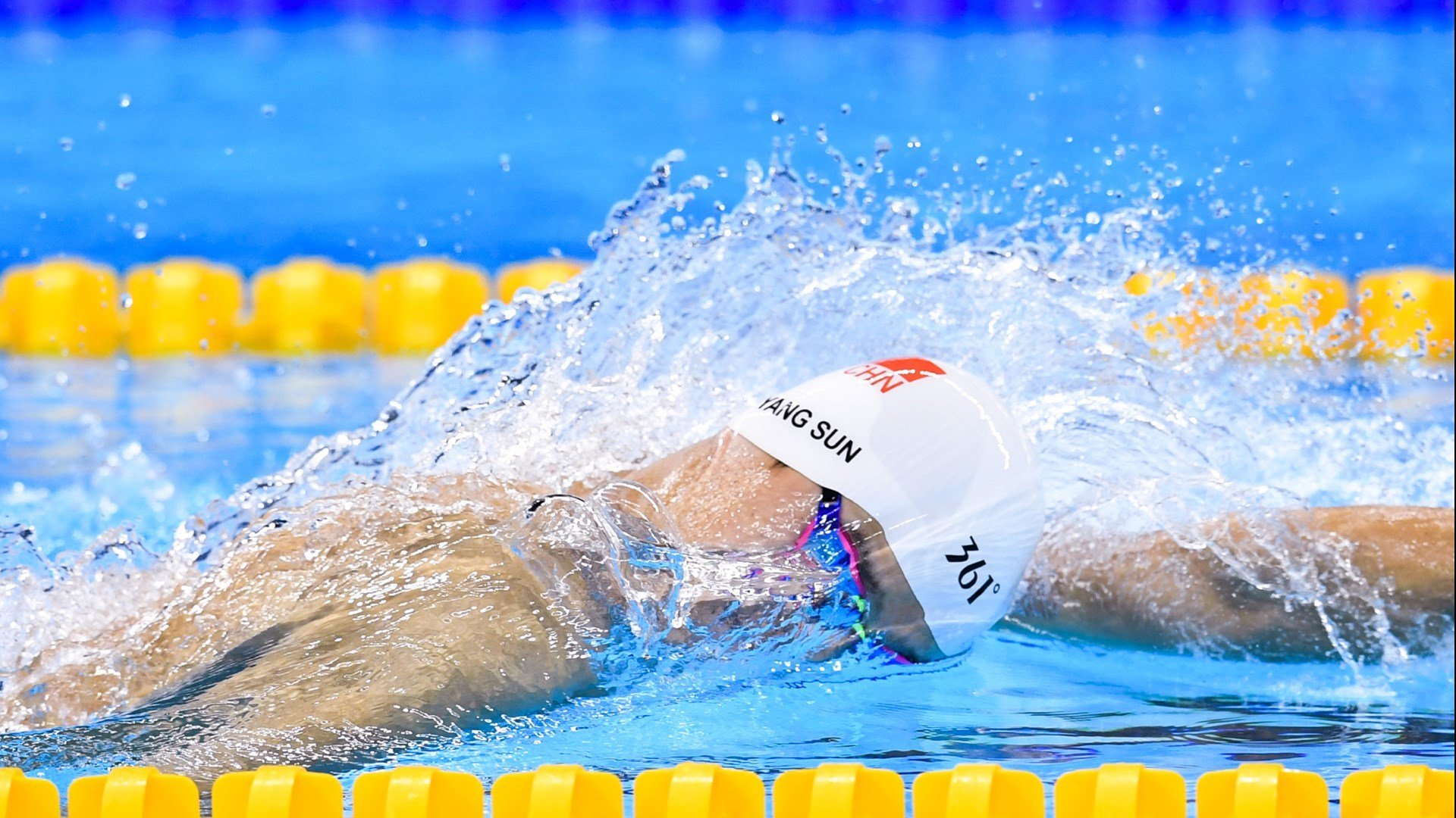 开云官方app入口-绝杀与点燃，两场比赛，一种体育精神